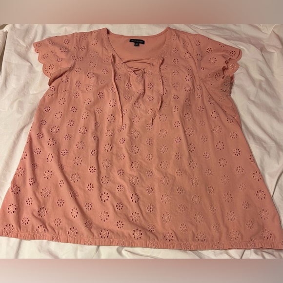 Lane Bryant Pink Eyelet Lace-Up Top Women’s 18/20 - Picture 2 of 7